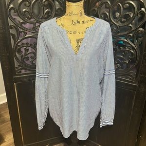 Vince Camuto All Cotton Blue & White Stripe Long Sleeve Pull On Blouse / Shirt.